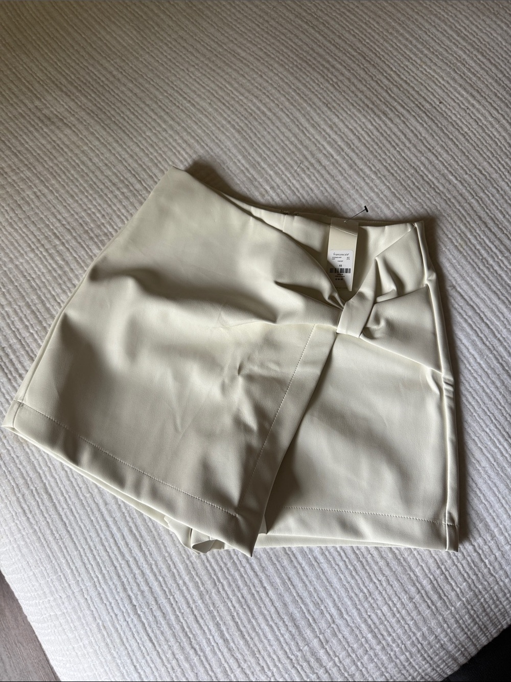 Francesca's Collections Cream Tie-Waist Skort